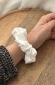 Gumka do włosów typu Scrunchie z lnu biel LINEN