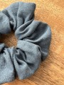 Gumka do włosów typu Scrunchie z lnu denim LINEN