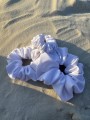 Gumka do włosów typu Scrunchie z lycry biała FLUO