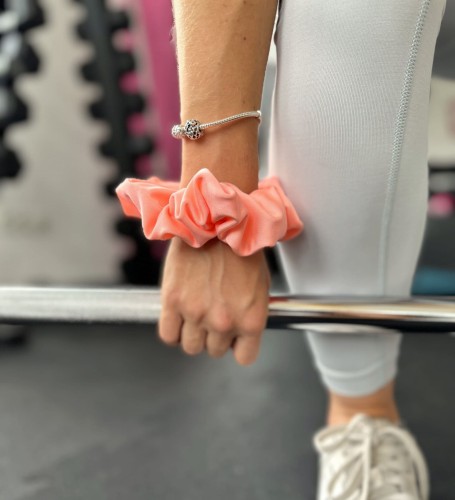 Gumka do włosów typu Scrunchie z lycry brzoskwiniowa FLUO